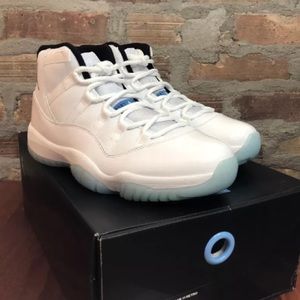 Jordan legend blue 11s ( Womens )